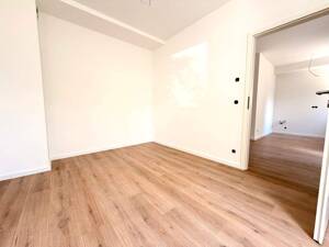 Kernsaniert & erstmals verfügbar – Moderne 2-Zimmer-Wohnung am Dutzendteich – 90478 Nürnberg – Vorschaubild 2