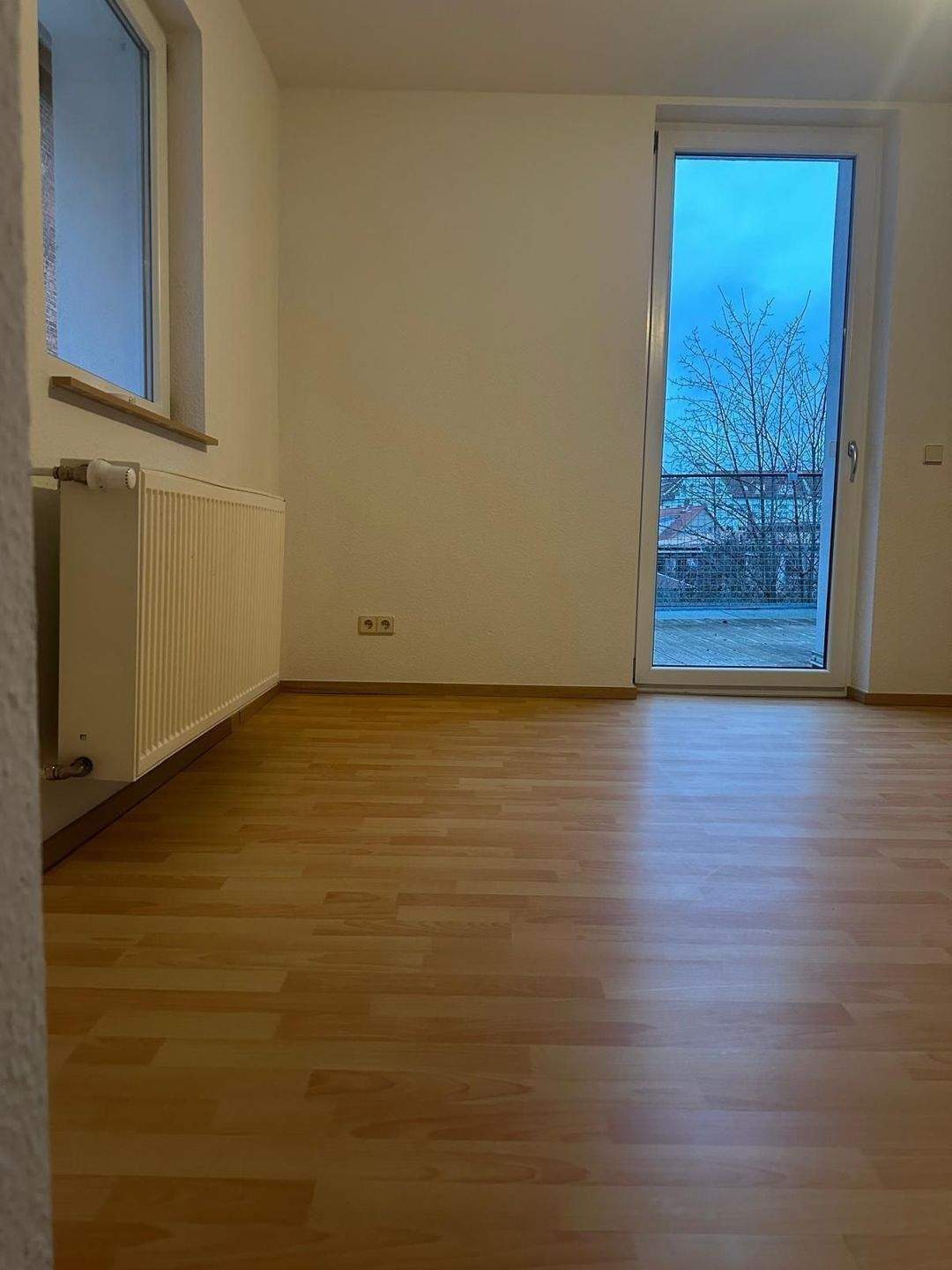 niedliche 1-Raumwohnung mit großer Terrasse, Kaminofen und EBK – Erfurt – Vorschaubild 4