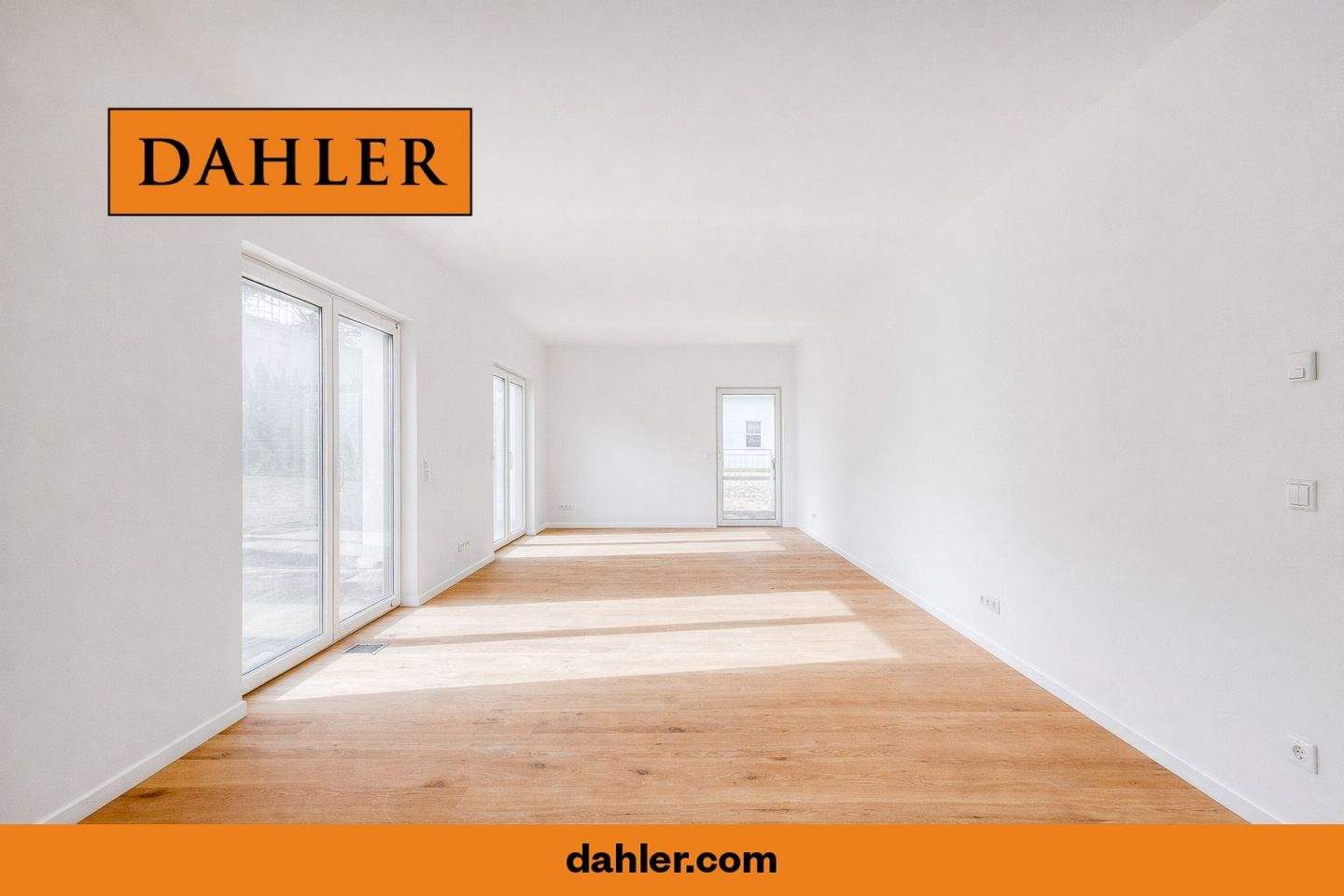 Lichtdurchflutetes Neubau-Einfamilienhaus mit moderner Technik und viel Platz – Falkensee – Bild 1 von 9