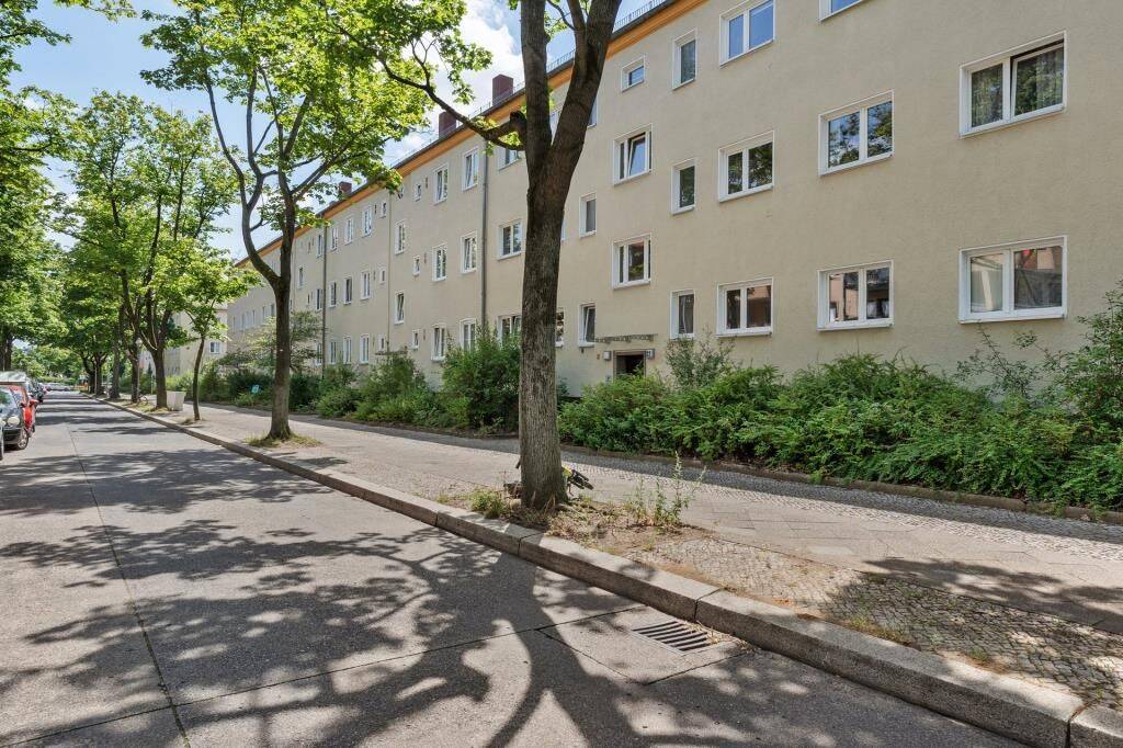 Investieren Sie jetzt! Vermietete 2-Zimmer-Wohnung in begehrter Lage in Tempelhof – Berlin – Vorschaubild 2