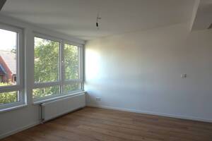Neu ausgebautes Dachgeschoss! 2-Zi-Wohnung mit Einbauküche in Bramfeld | GLADIGAU – 22177 Hamburg – Vorschaubild 6