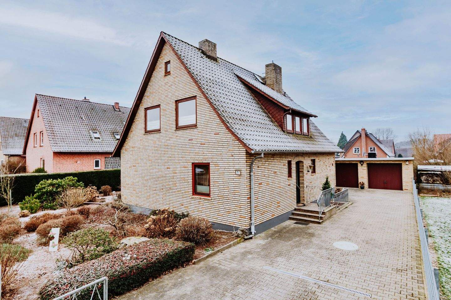 Gepflegtes Einfamilienhaus nur drei Kilometer von Lüneburgs Innenstadt entfernt – Reppenstedt – Bild 1 von 9