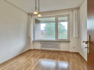 3-Zimmer-Wohnung mit zwei Balkonen und Tiefgaragenstellplatz nahe Poppenbüttler Markt – 22399 Hamburg – Vorschaubild 4