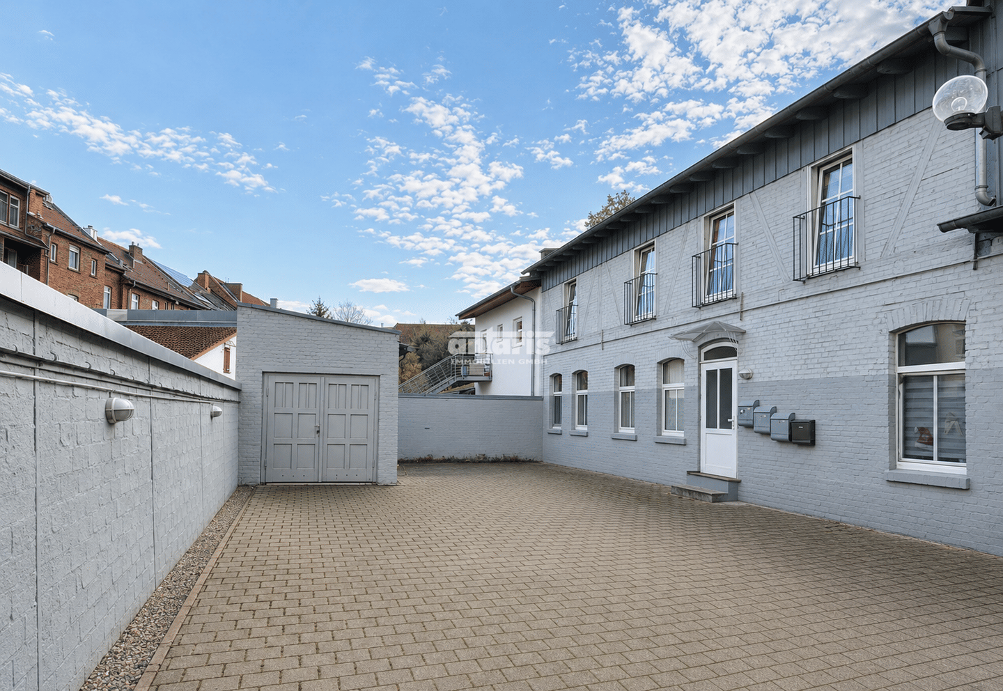 antaris Immobilien GmbH ** Solides Wohn- & Geschäftshaus mit 10 Einheiten und Potenzial ** – Erfurt – Vorschaubild 4