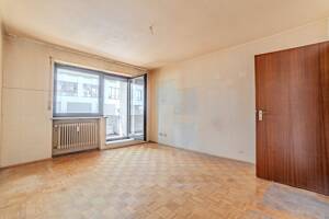Gut geschnittene 3-Zimmer mit Südloggia / Kauf gegen Gebot – 80997 München – Vorschaubild 2