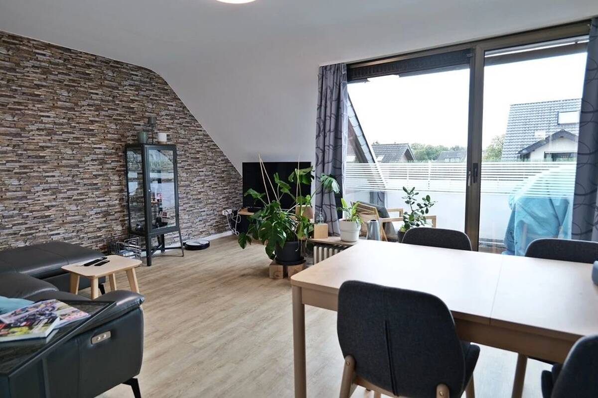 Longerich; 2,5-Zimmer Dachwohnung mit Süd-Balkon! – 50739 Köln – Bild 1 von 7