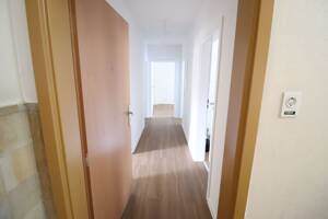 Ab 01.10. Ersteinzug nach Sanierung, 3,5-Zimmer Wohnung mit Balkon, Fernwärme in Parklage – 46117 Oberhausen – Vorschaubild 5