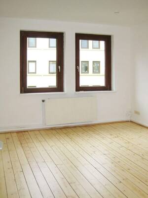 Zu verkaufen - vermietete und gut geschnittene 3-Zimmer-Wohnung im 1.OG mit Balkon ins Grüne – 22337 Hamburg – Vorschaubild 7
