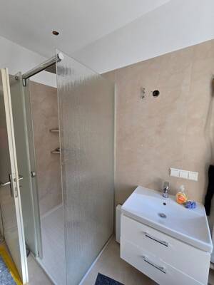 Frisch renoviert! 3-Raum-Etagenwohnung mit Balkon und Tageslichtbad im Görlitzer Stadtzentrum! – 2826 Görlitz – Vorschaubild 8