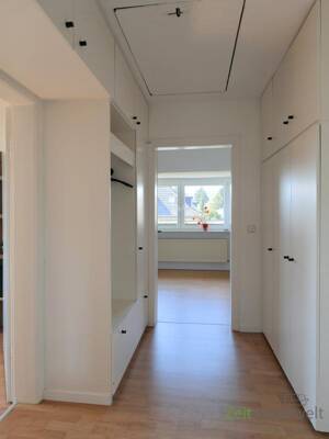 (EF1225_M) Kassel-Stadt: Fasanenhof, preiswerte möblierte Dachwohnung in einem ruhigen Haus mit Garten – 34125 Kassel – Vorschaubild 9