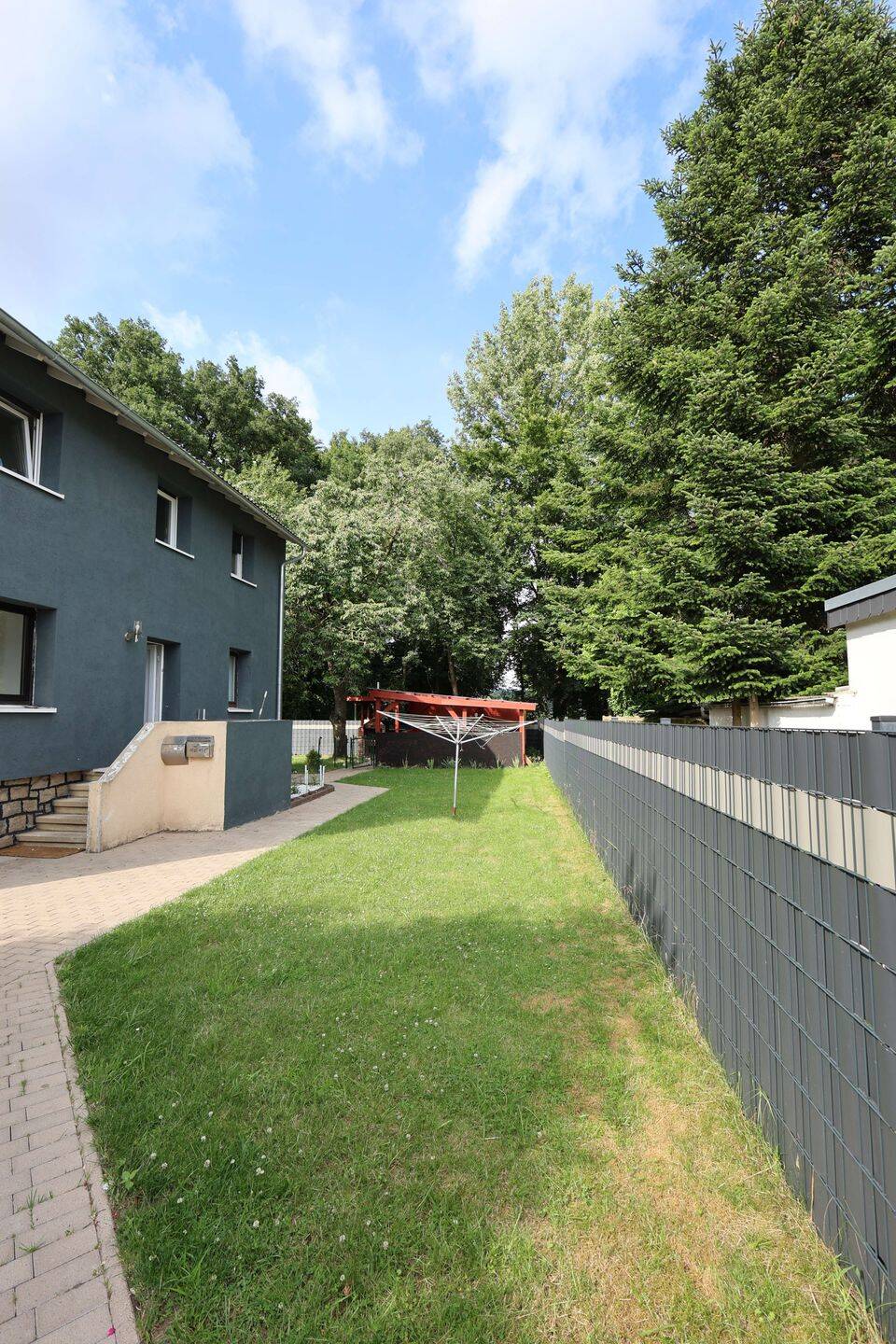 Zweifamilienhaus mit 8 Zimmern, großem Garten und 3 Garagen - 1800€ Kaltmieteinnahmen pro Monat – Münster – Vorschaubild 2