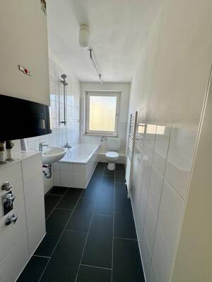 ACHTUNG SOMMERAKTION !KAPITALANLAGE! 2- Raum-Wohnung | Ruhige Lage | Balkon-Provisonsfrei! – 40589 Düsseldorf – Vorschaubild 4