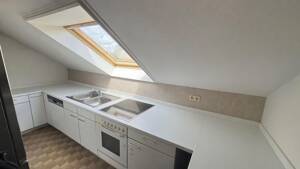 Helle 2-Zimmer-Dachgeschosswohung mit großem Balkon & schöner Ausicht – 72760 Reutlingen – Vorschaubild 8