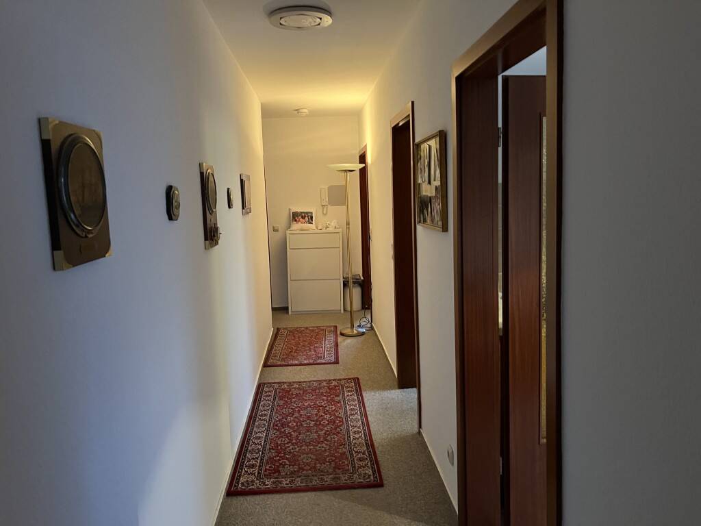 2 1/2-Zimmer-Eigentumswohnung im Hochparterre mit Balkon in grüner Lage in Tibarg-Nähe – Hamburg – Vorschaubild 4