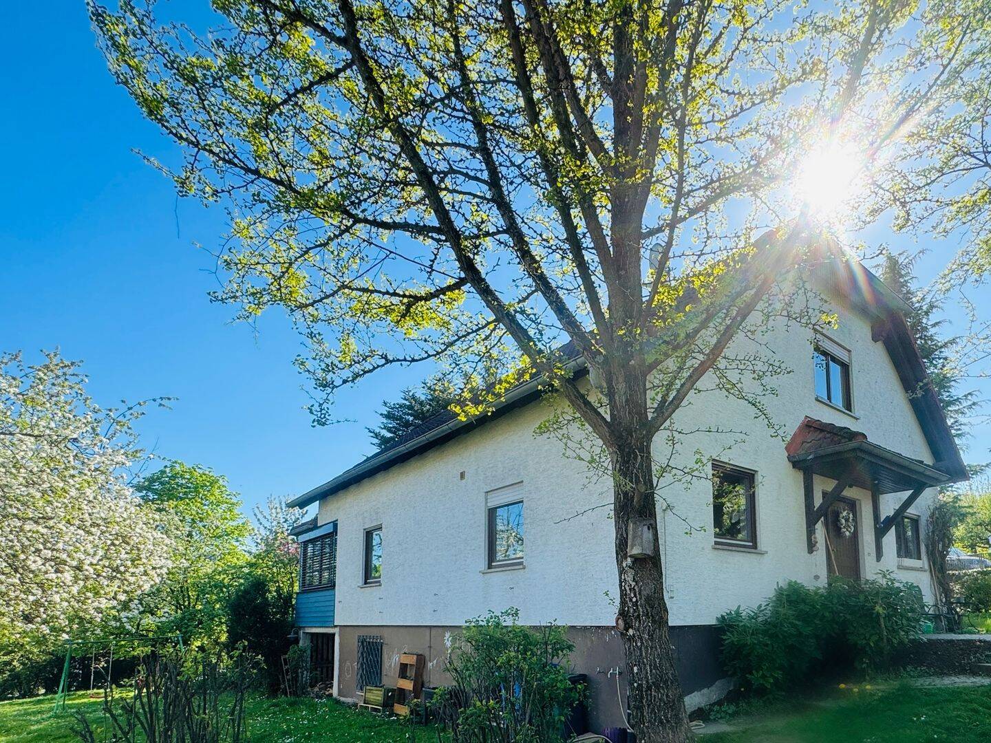 Einfamilienhaus mit potentiellem Baugrundstück!