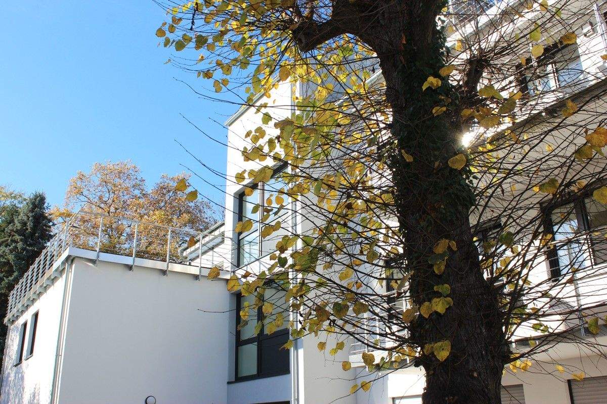 Zweitbezug! Exklusive Penthouse Wohnung mit großer, sonniger Dachterrasse!