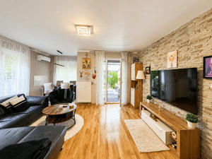 Moderne 2,5-Zimmer-Maisonettewohnung mit traumhaftem Garten in München-Feldmoching/Hasenbergl – 80935 München – Vorschaubild 3