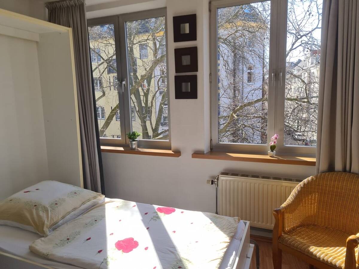 Stadtnah wohnen - Apartment im Agnesviertel - Video online – 50670 Köln – Bild 1 von 9