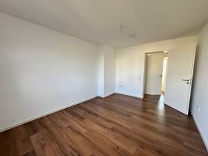 Lichtdurchflutete 2-Raum-Wohnung mit großzügigem Balkon – 39104 Magdeburg – Vorschaubild 3