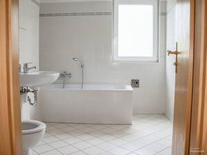 Dachgeschoss-Perle mit separater Küche und Tageslichtbad - vermietet, mit Garage und Speicher – 4319 Leipzig – Vorschaubild 5