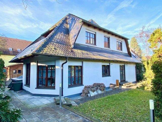 Stilvolles Einfamilienhaus mit drei Garagen in Zerzabelshof – Nürnberg – Vorschaubild 3