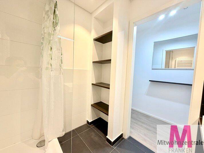 Modern möblierte 2-Zimmer-Wohnung mit Designküche in zentraler Lage von Nürnberg – Nürnberg – Vorschaubild 7