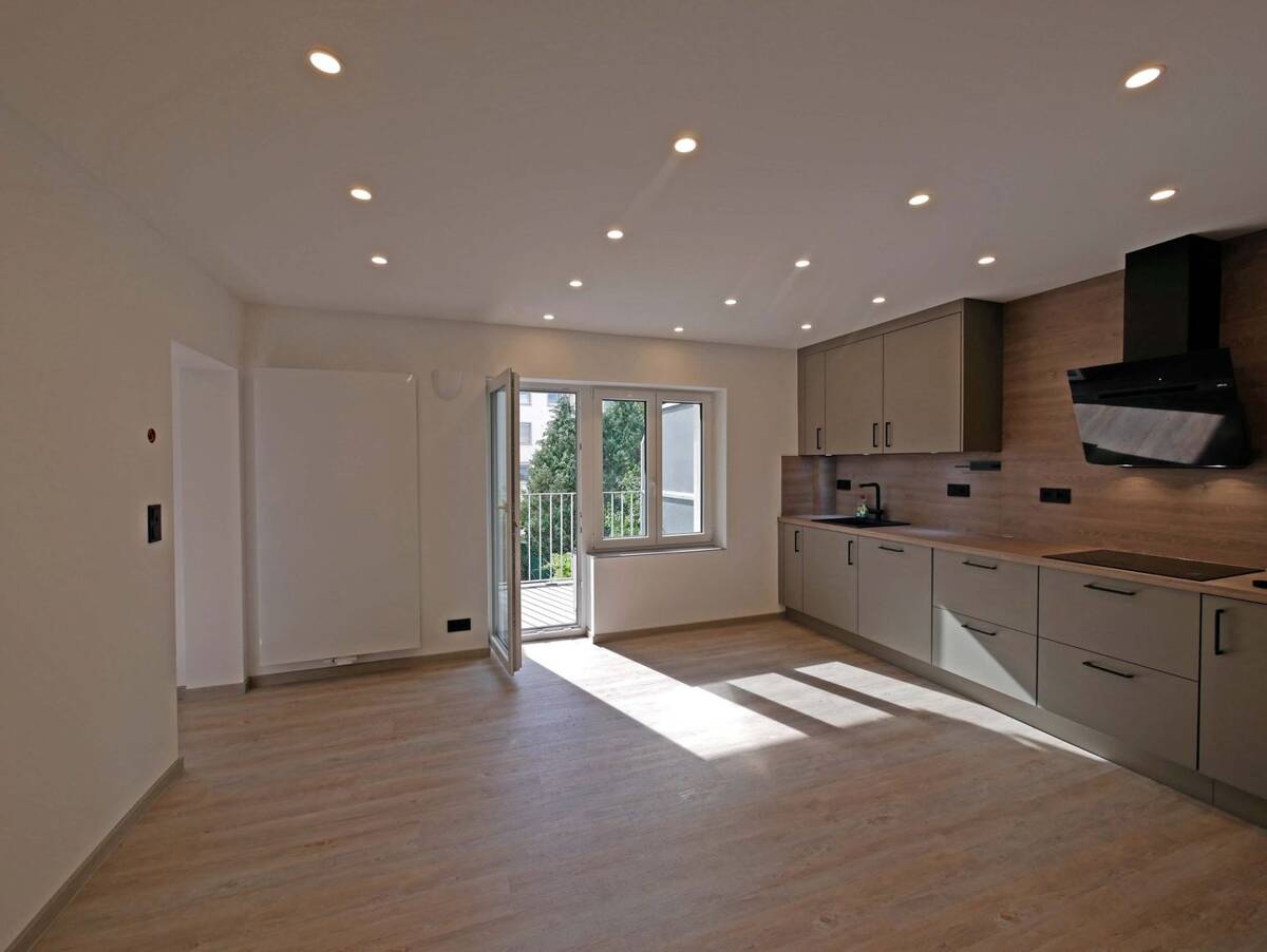 Tolle Wohnung in TR-Süd, neuwertig in saniertem Niedrigenergiehaus, Küche inkl. – 54290 Trier – Bild 1 von 9