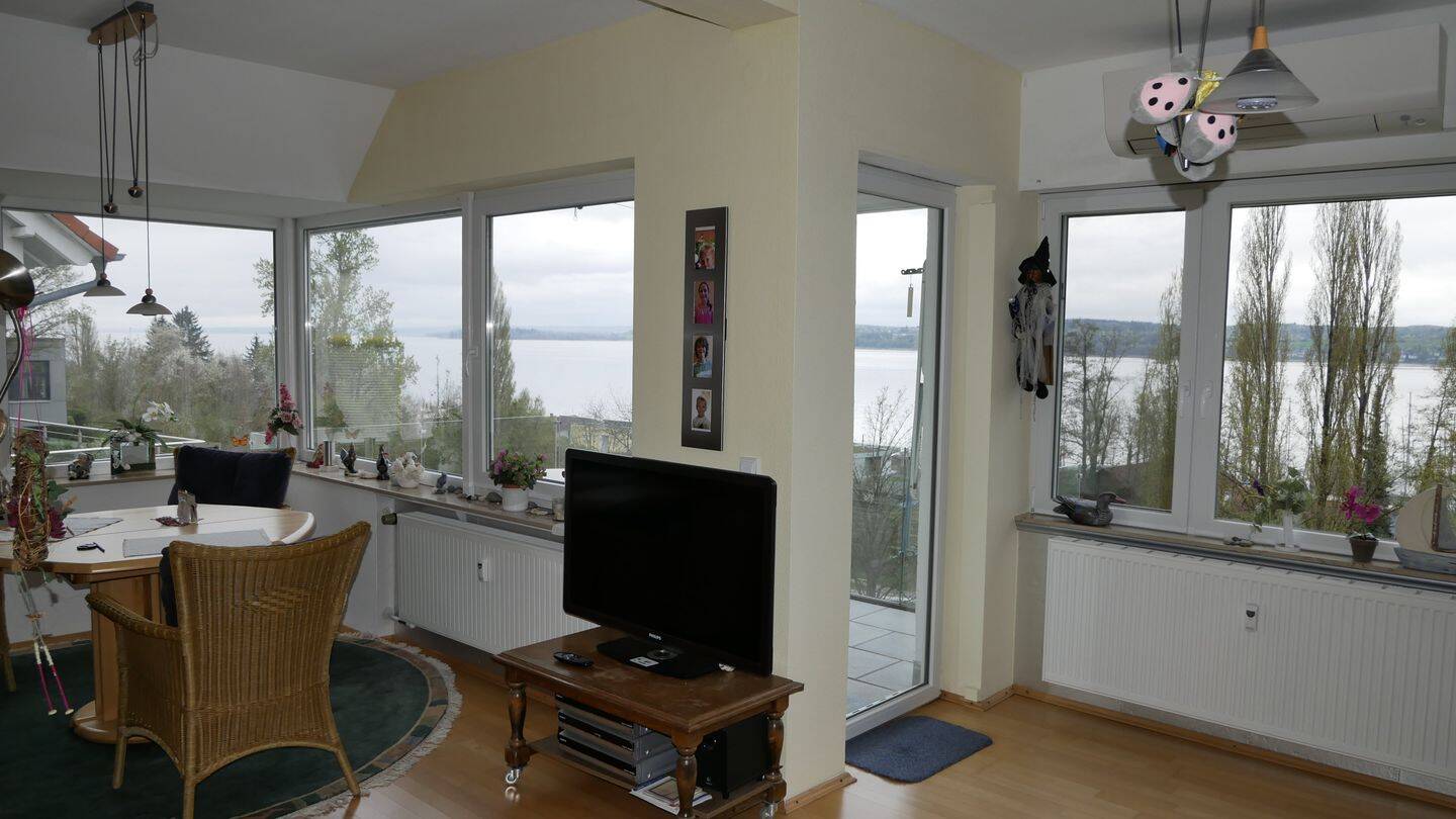 Charmante2,5 Dachgeschoßwohnung mit unverbaubarem vollen See und Bergblick – Überlingen – Vorschaubild 3