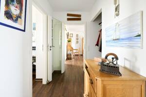 Über den Dächern Kiels: Modernisierte 3-Zimmer-Wohnung mit Balkon und Parkblick – 24148 Kiel – Vorschaubild 5