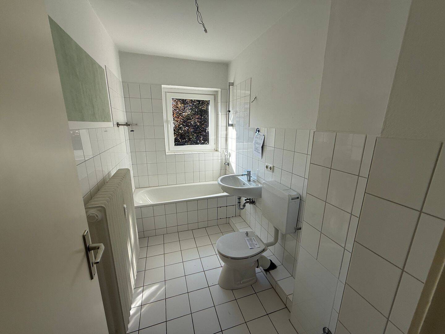 Einziehen und Wohlfühlen – Helle 3-Zimmer-Wohnung mit Einbauküche und Balkon – Flensburg – Vorschaubild 4