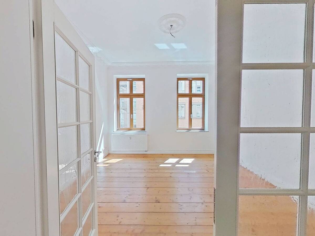 Historischer Charme trifft Wohnkomfort - 4-Zimmer-Altbauwohnung mit Balkon – 39124 Magdeburg – Bild 1 von 9