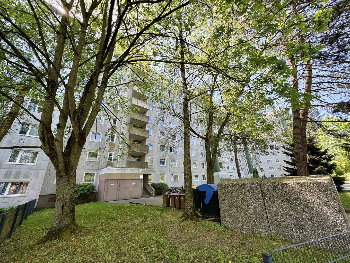 ++ TOP INVESTMENT MIT STEIGERUNGSPOTENTIAL ++ Zinshaus mit 27 WEH plus TG & Außenstellplätzen.