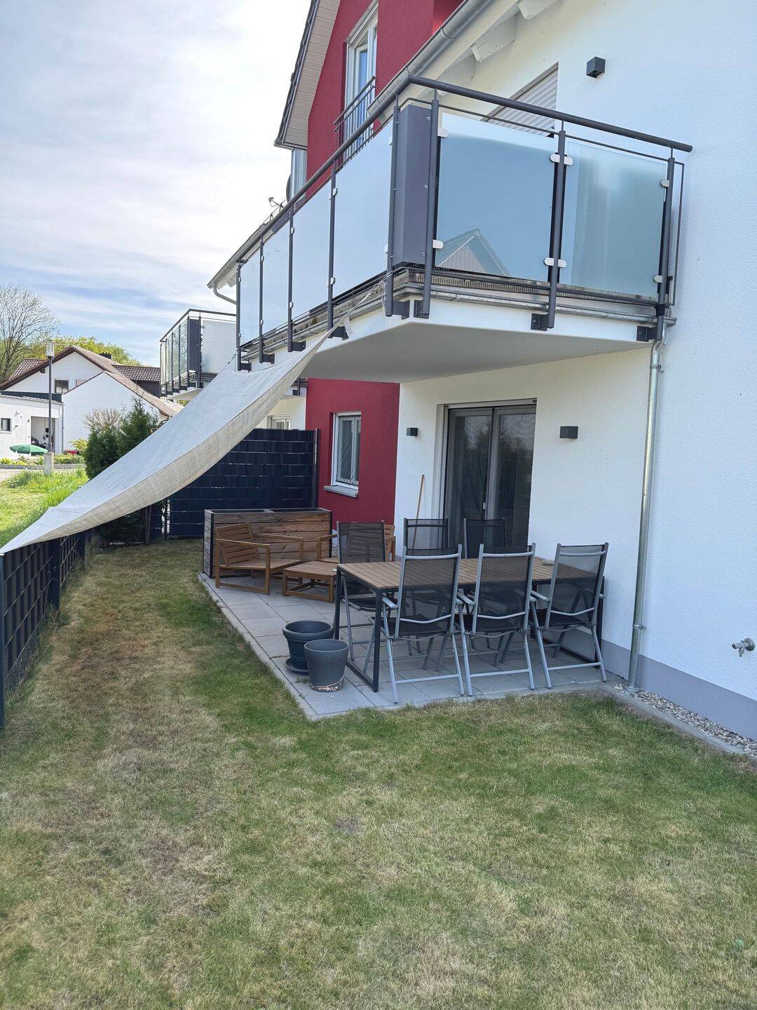 Hochwertig ausgestattete 3 Zimmer-Whg. mit EBK und Garten – Pförring – Vorschaubild 2