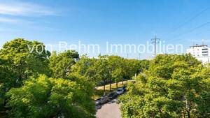 Attraktive 4-Zimmer-Eigentumswohnung mit Loggia und überdachtem Stellplatz – 80939 München – Vorschaubild 4