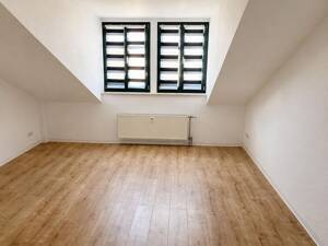 Helle 2-Zimmer Wohnung mit Balkon in der Neuen Str.