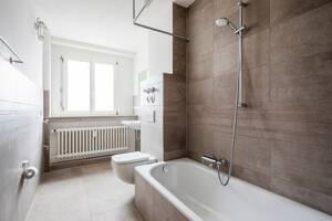 Helle und moderne 2-ZKB-Wohnung mit EBK in der Jakobervorstadt – 86152 Augsburg – Vorschaubild 7