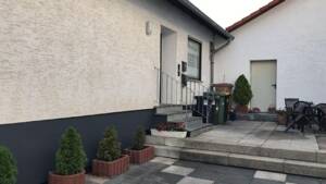 Hochparterre mit Balkon 4 ZKB