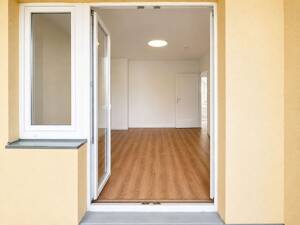 Frisch renovierte 2-Zimmer-Wohnung mit Loggia und Grünblick - bezugsfrei in Reinickendorf – 13403 Berlin – Vorschaubild 8