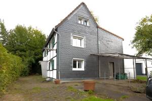 Heimwerker aufgepasst !! Freistehendes Fachwerkhaus * Renovierungsbedarf * ca. 132 m² Wfl. * ca. 354 m² Grundstück * ...