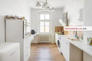 IMMOBERLIN.DE - Schönes Ambiente: Altbauwohnung mit Balkon in ruhiger Stadtlage – 13629 Berlin – Vorschaubild 3
