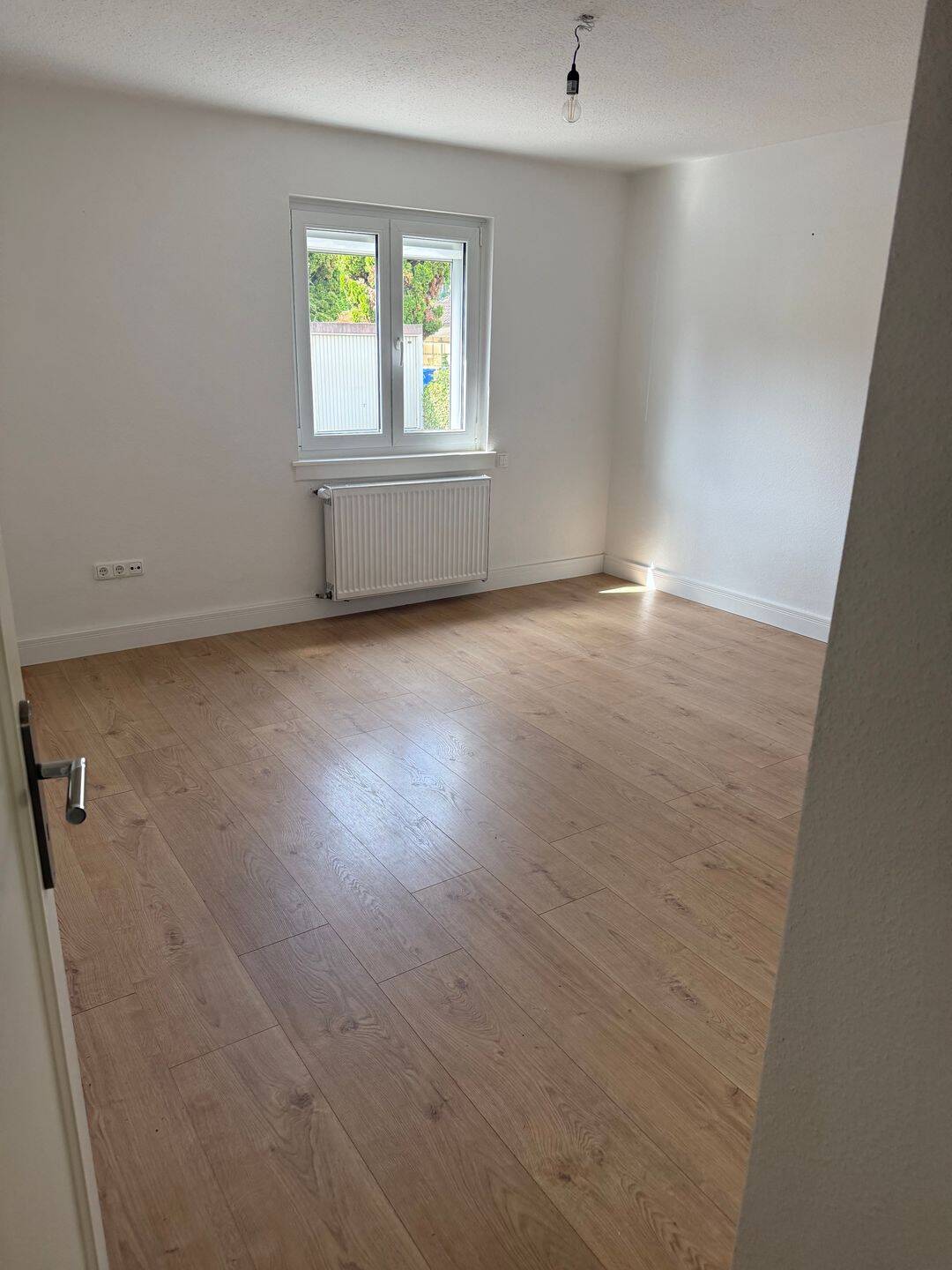 Renoviertes Haus mit Großem Garten und Bauplatz – Flörsheim – Vorschaubild 9
