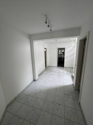 Gepflegtes Reihenhaus mit Einbauküche, Garage und Garten – 40547 Düsseldorf – Vorschaubild 6