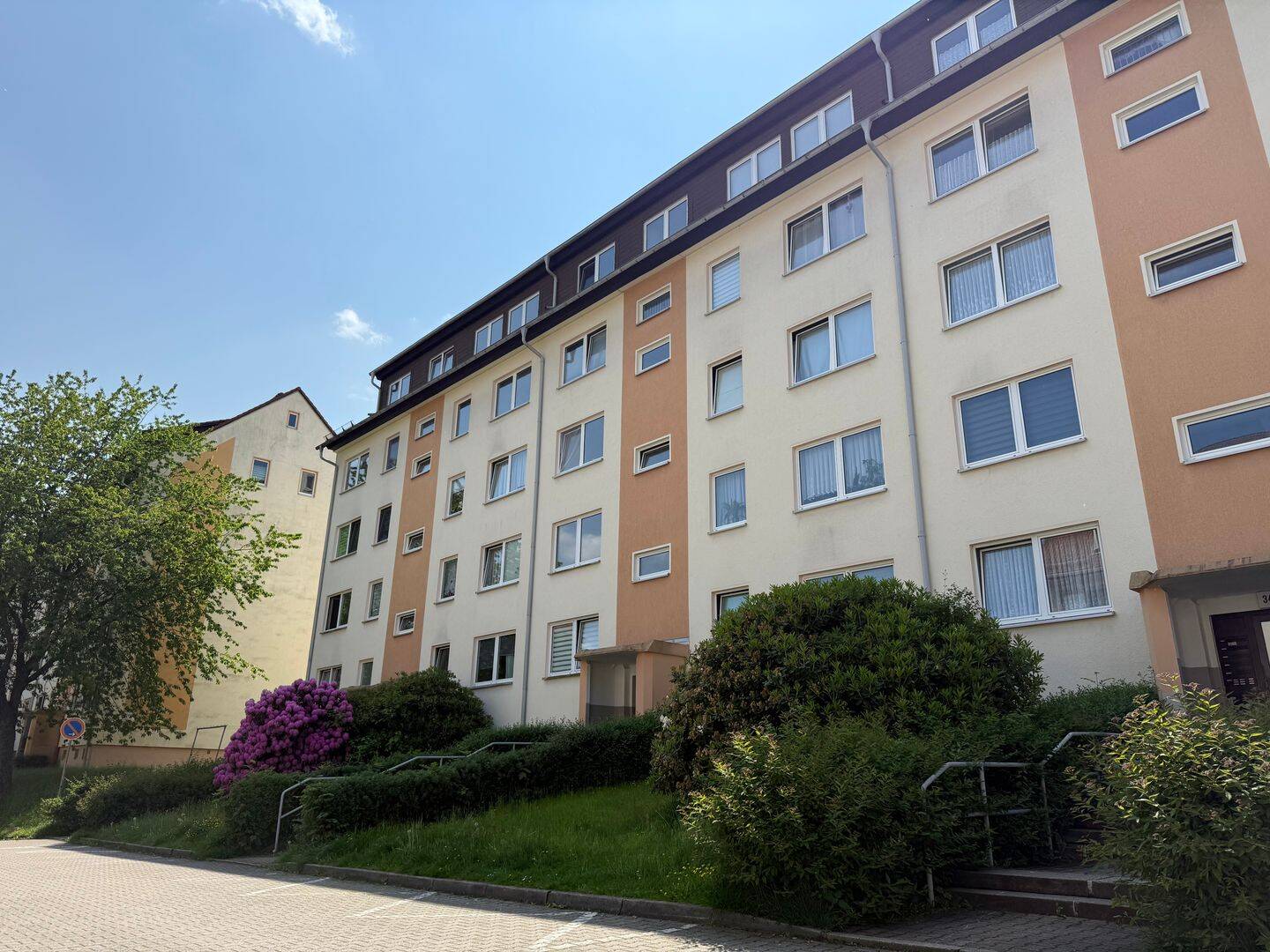 Wohnen im 3.OG - ruhige Lage + Stellplatz ! – Chemnitz – Vorschaubild 2