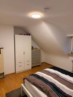 ++ S-Untertürkheim: Schöne 3-Zi.-DG-Wohnung + TL-Bad + Keller + gute Lage ++ – 70327 Stuttgart – Vorschaubild 7