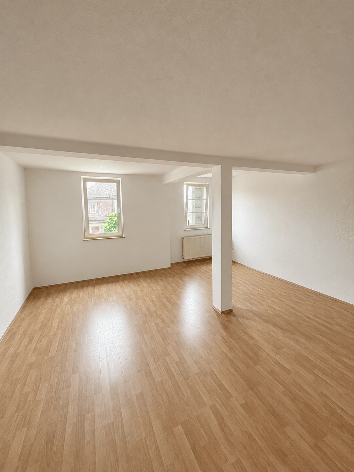 Frisch renovierte 4-Zimmer-Wohnung im Herzen von Öhringen – 74613 Öhringen – Bild 1 von 7