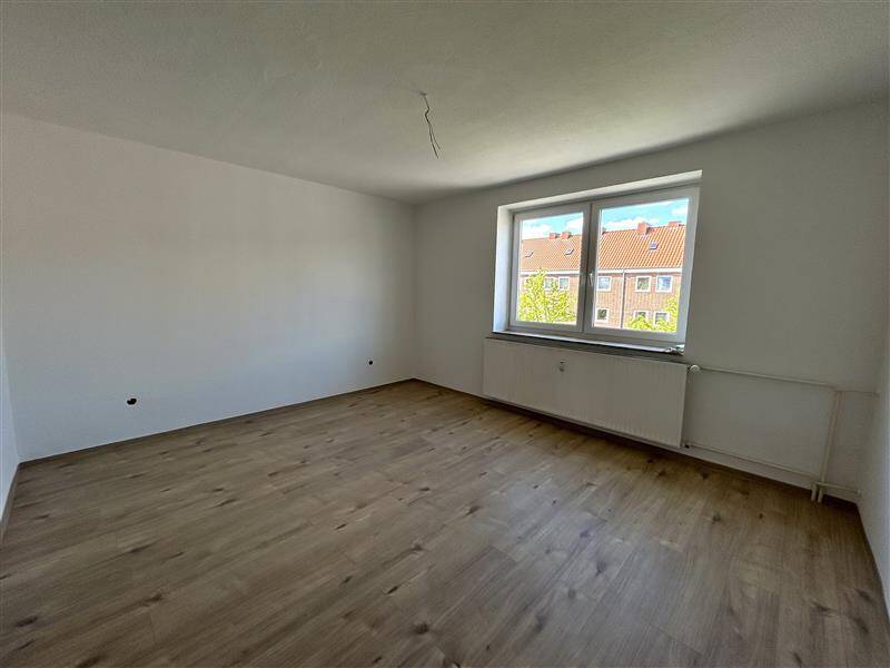 Renovierte 3 Zimmer Wohnung am Hauptbahnhof in Bremerhaven – Bremerhaven – Vorschaubild 2