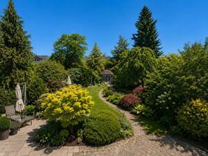 AIGNER - Kaffeemühlenhaus mit traumhaftem Garten und außergewöhnlichem Entwicklungspotenzial – 80689 München – Vorschaubild 2