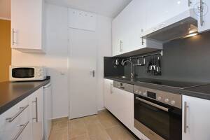 Modern möblierte Wohnung mit Tiefgarage und Balkon in Stuttgart Asemwald – 70599 Stuttgart – Vorschaubild 3