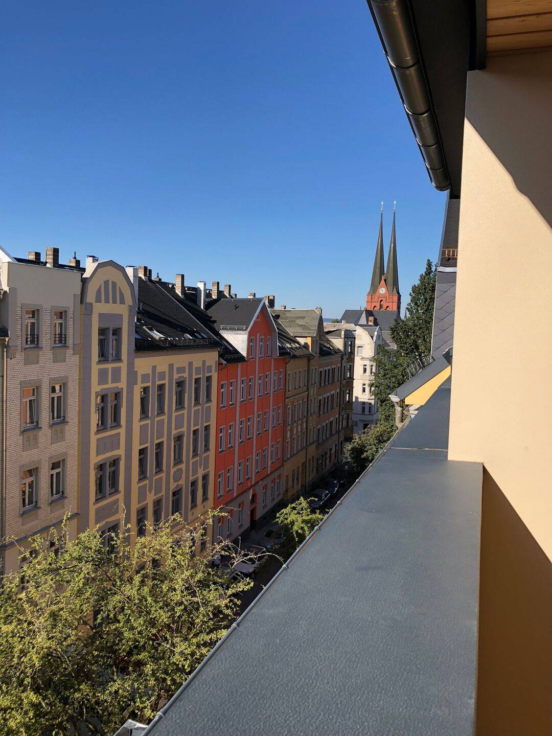 Helle Dachgeschosswohnung mit Loggia – Chemnitz – Vorschaubild 2