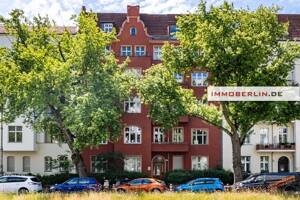 IMMOBERLIN.DE - Charmante Altbauwohnung mit Balkon in exzellentem Zustand am Park – 10967 Berlin – Vorschaubild 2